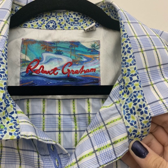 Robert Graham NWT Patterned Shirt! - Picture 6 of 8